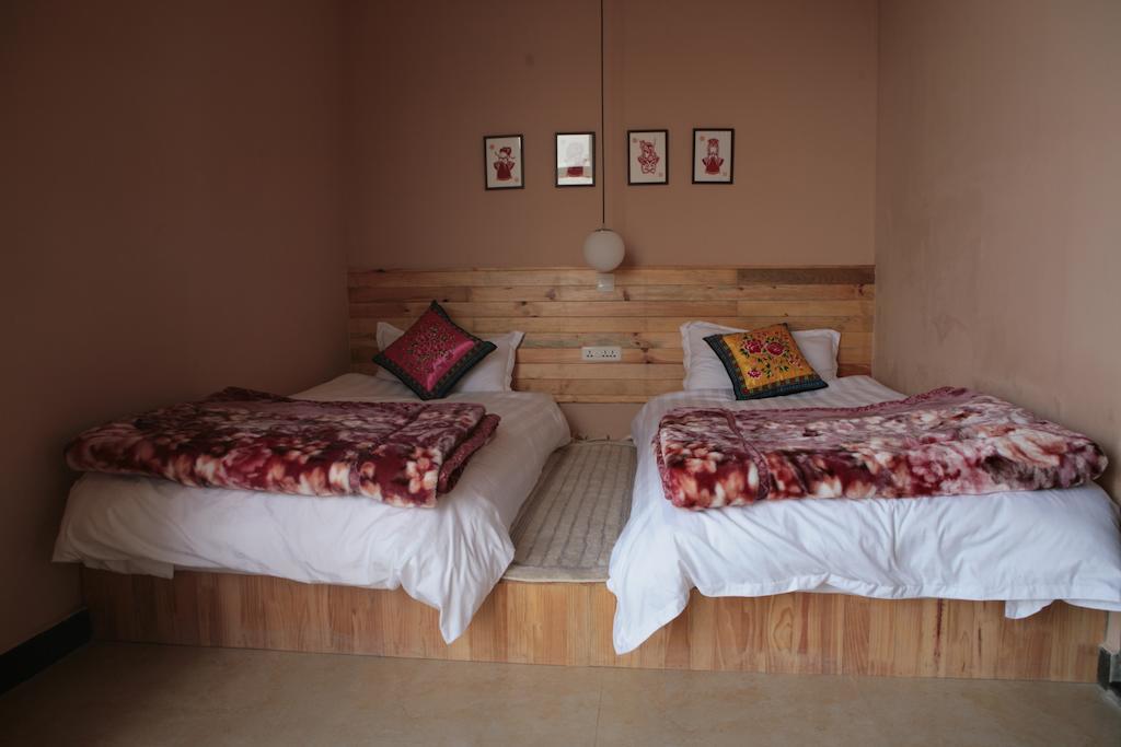 Flowers Residence Yuanyang  Rum bild
